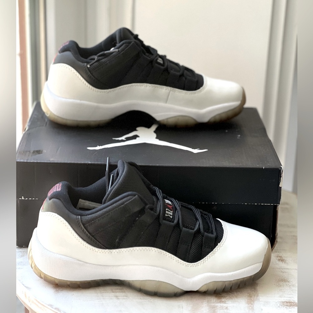 Nike Air Jordan 11 Retro Low Tuxedo New Size 3.5y Sneakers